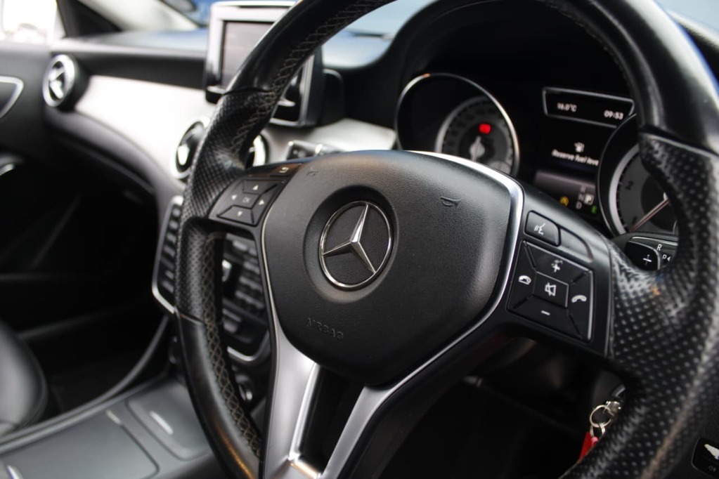 2016 MERCEDES-BENZ GLA, Silver, 178800Kms, Automatic, , Diesel, R229 900, Kuilsriver