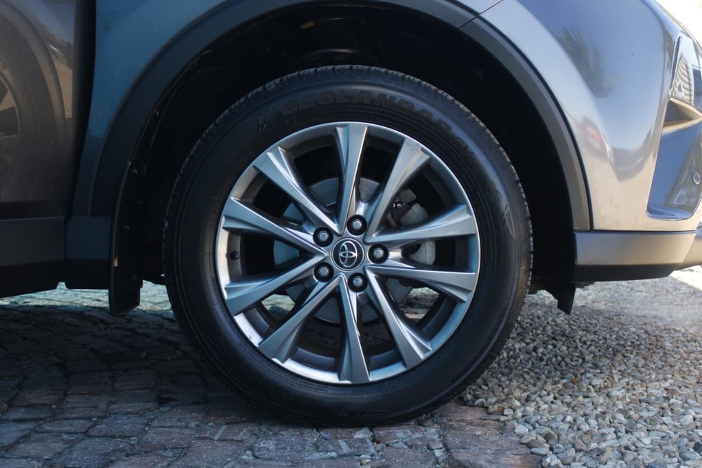 2017 TOYOTA RAV 4, Metalic grey , 210949Kms, Automatic, , Petrol, R269 900, Kuilsriver