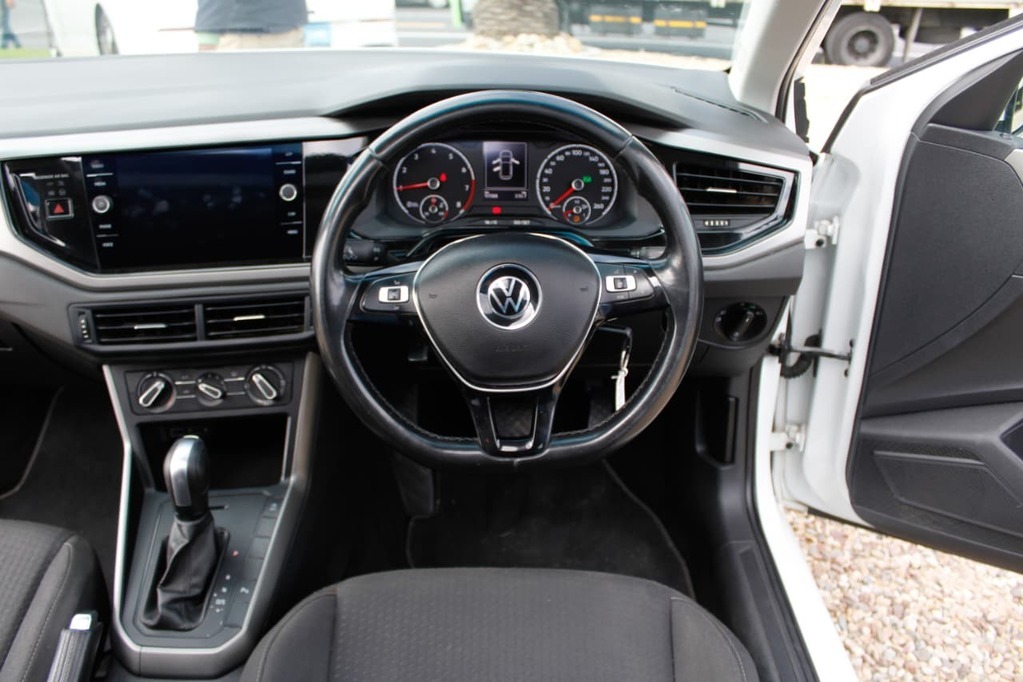 2019 VOLKSWAGEN POLO, White, 96000Kms, Automatic, , Petrol, R299 900, Kuilsriver