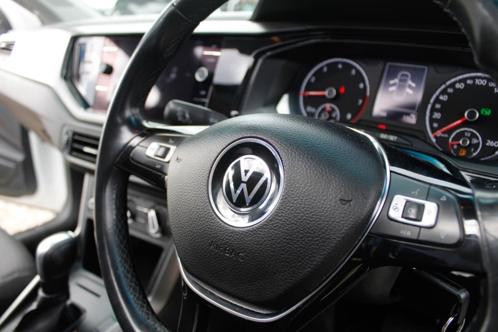 2019 VOLKSWAGEN POLO, White, 96000Kms, Automatic, , Petrol, R299 900, Kuilsriver