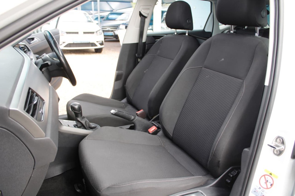2019 VOLKSWAGEN POLO, White, 96000Kms, Automatic, , Petrol, R299 900, Kuilsriver