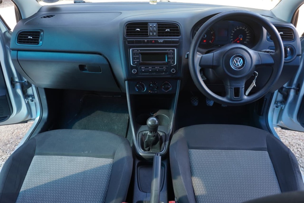 2014 VOLKSWAGEN POLO CLASSIC, Silver, 222000Kms, Manual, Sedan, Petrol, R99 900, Kuilsriver