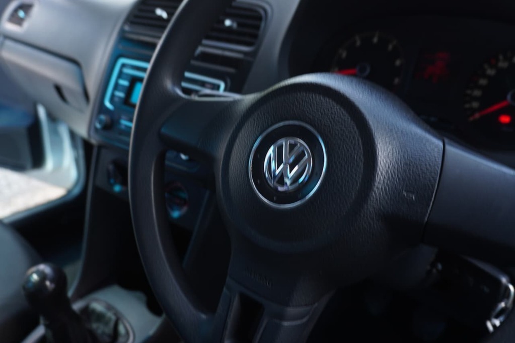 2014 VOLKSWAGEN POLO CLASSIC, Silver, 222000Kms, Manual, Sedan, Petrol, R99 900, Kuilsriver