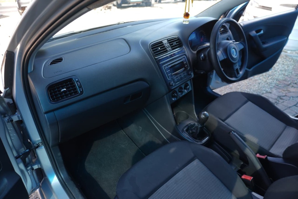 2014 VOLKSWAGEN POLO CLASSIC, Silver, 222000Kms, Manual, Sedan, Petrol, R99 900, Kuilsriver