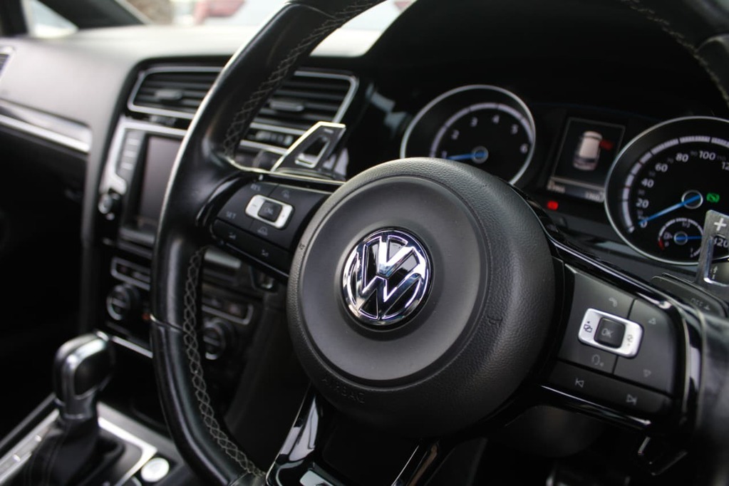 2016 VOLKSWAGEN GOLF 7, White, 86000Kms, Automatic, , Petrol, R479 900, Kuilsriver