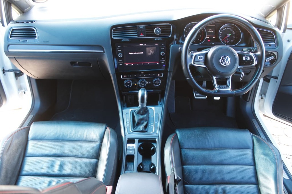 2018 VOLKSWAGEN GOLF 7, White, 211000Kms, Automatic, , Petrol, R299 900, Wingfield Motors Kuilsriver