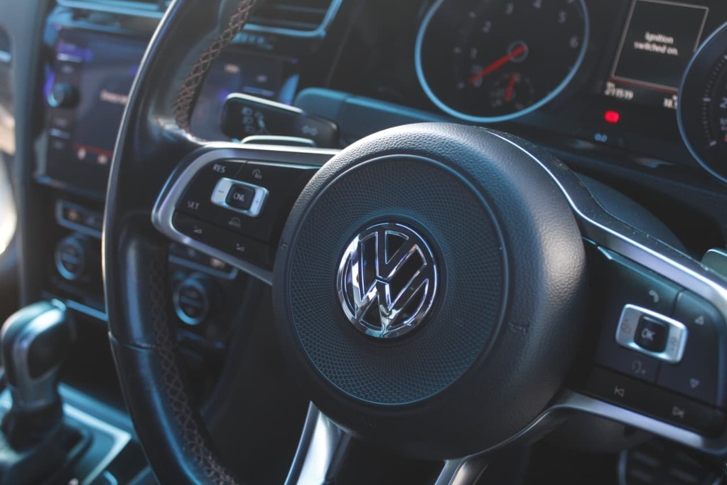 2018 VOLKSWAGEN GOLF 7, White, 211000Kms, Automatic, , Petrol, R299 900, Wingfield Motors Kuilsriver