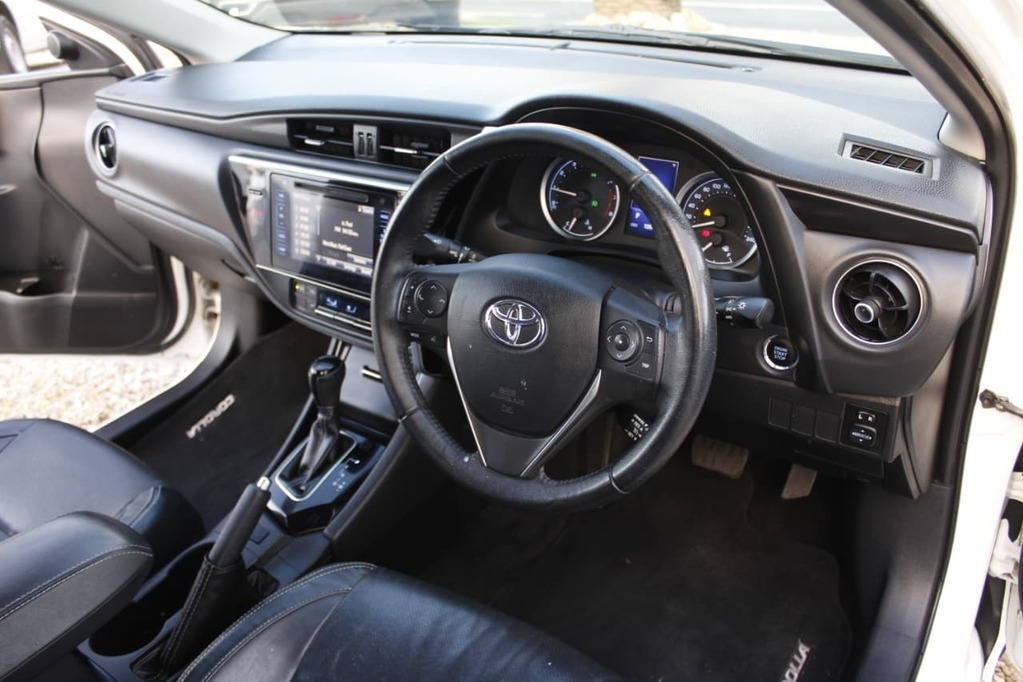 2017 TOYOTA COROLLA, White, 98000Kms, Automatic, , Petrol, R229 900, Kuilsriver