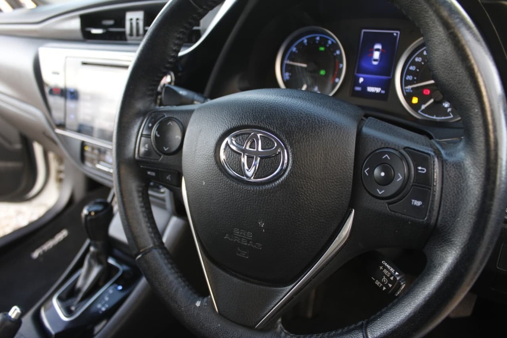 2017 TOYOTA COROLLA, White, 98000Kms, Automatic, , Petrol, R229 900, Kuilsriver
