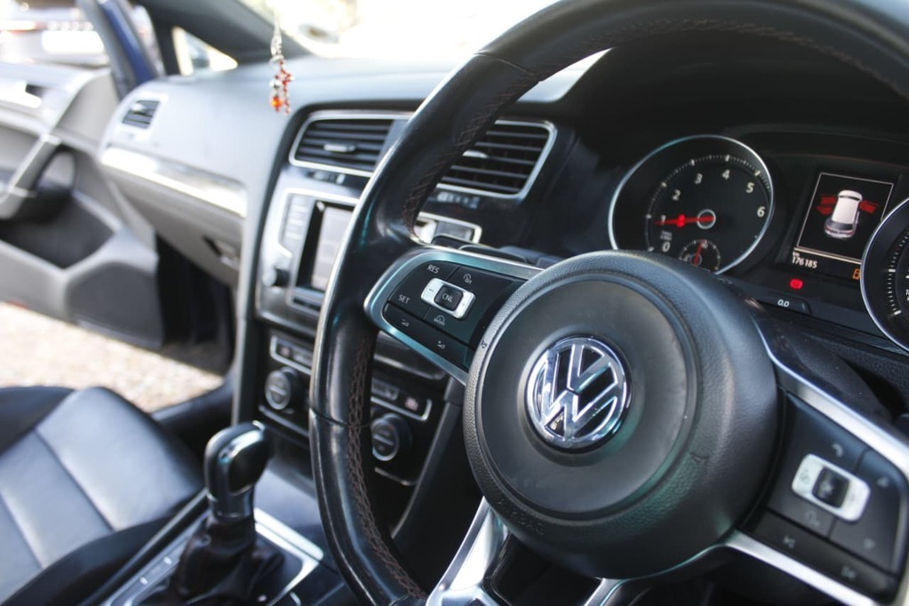 2014 VOLKSWAGEN GOLF 7, Blue metallic, 177000Kms, Automatic, , Petrol, R299 900, Kuilsriver