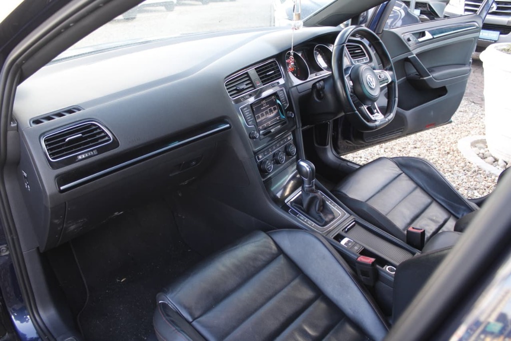 2014 VOLKSWAGEN GOLF 7, Blue metallic, 177000Kms, Automatic, Hatchback, Petrol, R299 900, Wingfield Motors Kuilsriver
