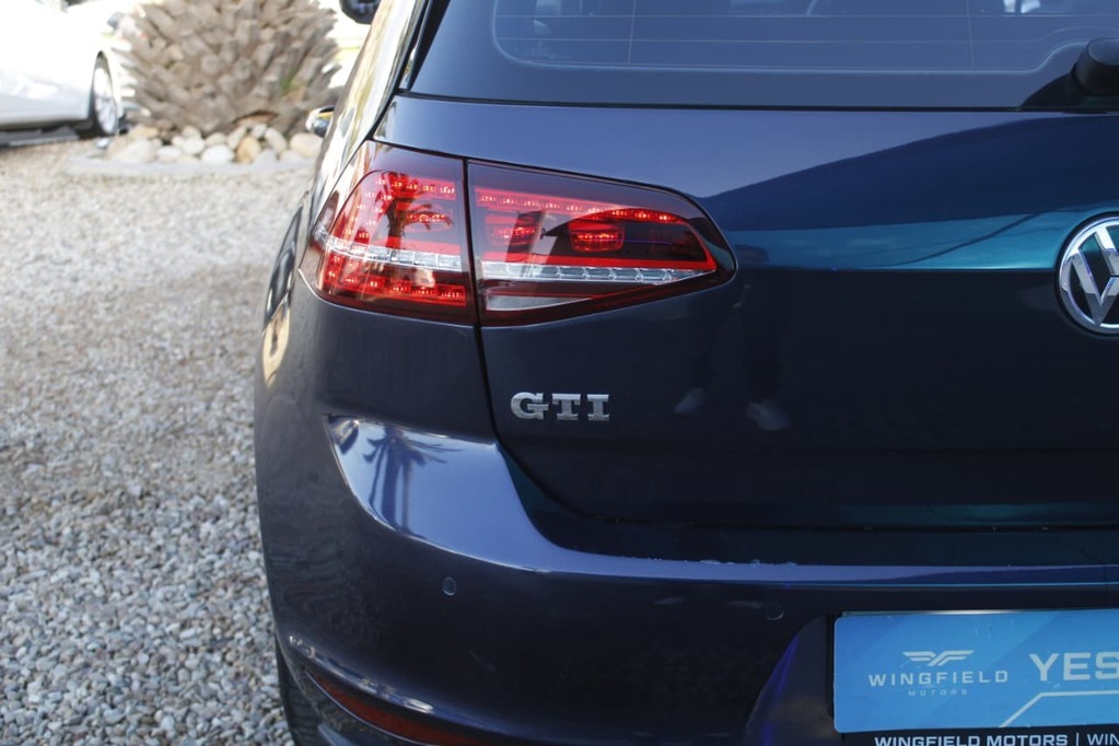 2014 VOLKSWAGEN GOLF 7, Blue metallic, 177000Kms, Automatic, , Petrol, R299 900, Kuilsriver