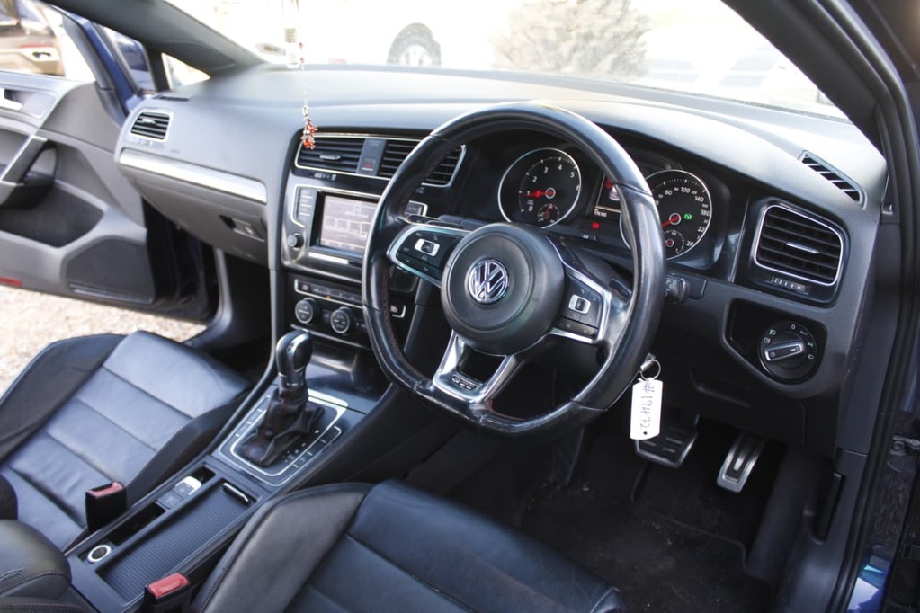 2014 VOLKSWAGEN GOLF 7, Blue metallic, 177000Kms, Automatic, , Petrol, R299 900, Kuilsriver