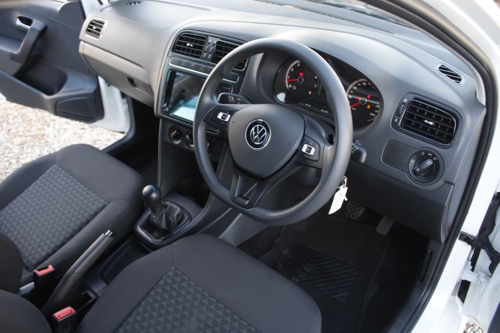 2025 VOLKSWAGEN Polo Vivo, White, 23500Kms, Manual, , Petrol, R299 900, Kuilsriver