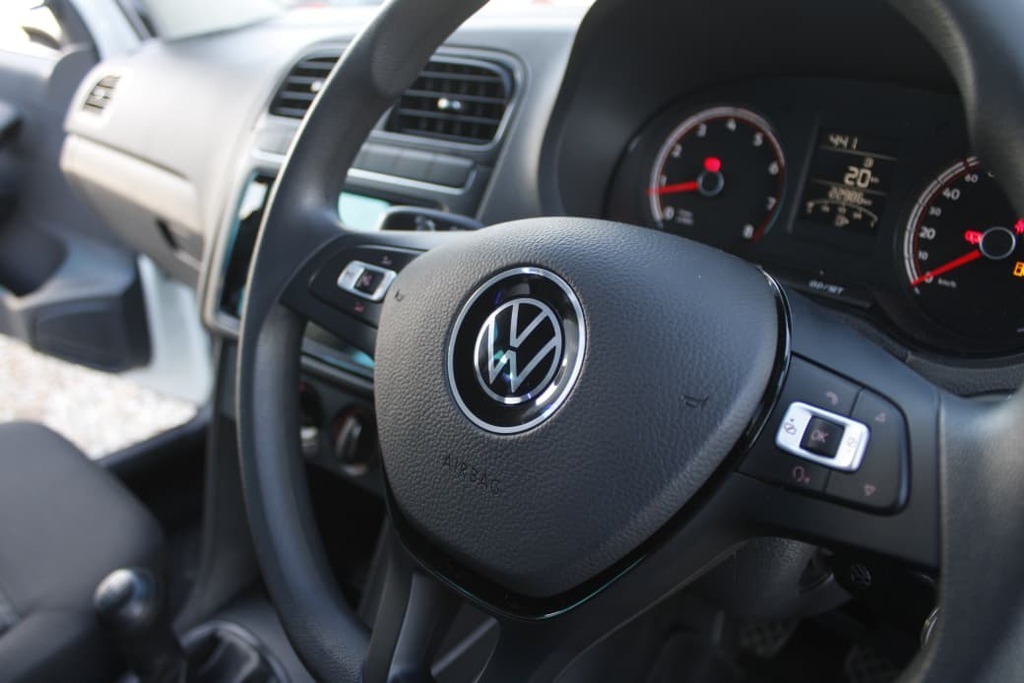 2025 VOLKSWAGEN Polo Vivo, White, 23500Kms, Manual, , Petrol, R299 900, Kuilsriver
