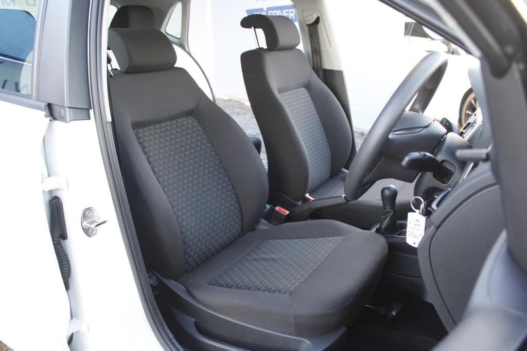 2025 VOLKSWAGEN Polo Vivo, White, 23500Kms, Manual, , Petrol, R299 900, Kuilsriver