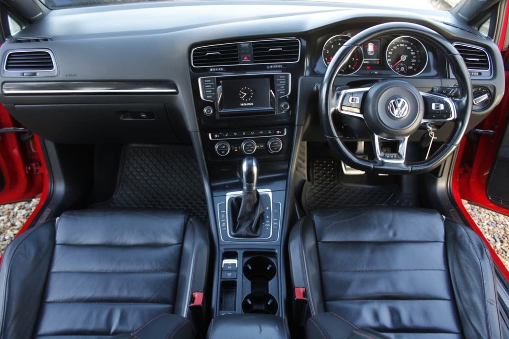 2015 VOLKSWAGEN GOLF 7, Red, 137000Kms, Automatic, , Petrol, R309 900, Kuilsriver