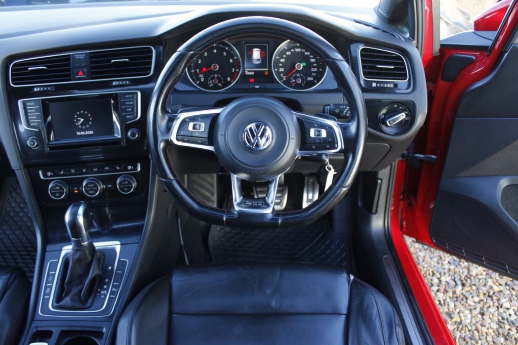 2015 VOLKSWAGEN GOLF 7, Red, 137000Kms, Automatic, , Petrol, R309 900, Kuilsriver
