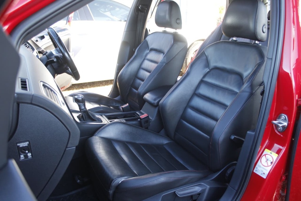 2015 VOLKSWAGEN GOLF 7, Red, 137000Kms, Automatic, , Petrol, R309 900, Kuilsriver