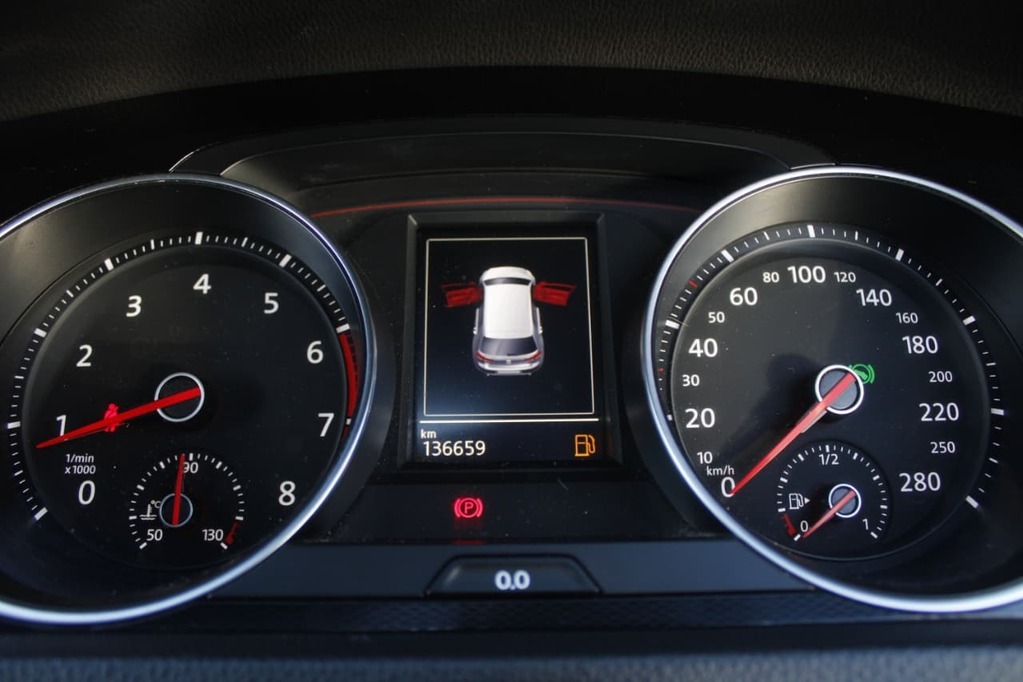 2015 VOLKSWAGEN GOLF 7, Red, 137000Kms, Automatic, , Petrol, R309 900, Kuilsriver