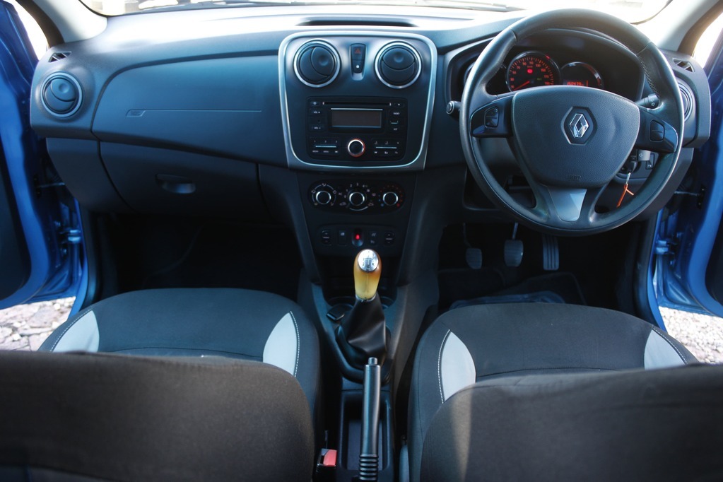 2017 RENAULT SANDERO, Blue, 147000Kms, Manual, Hatchback, Petrol, R119 900, Kuilsriver