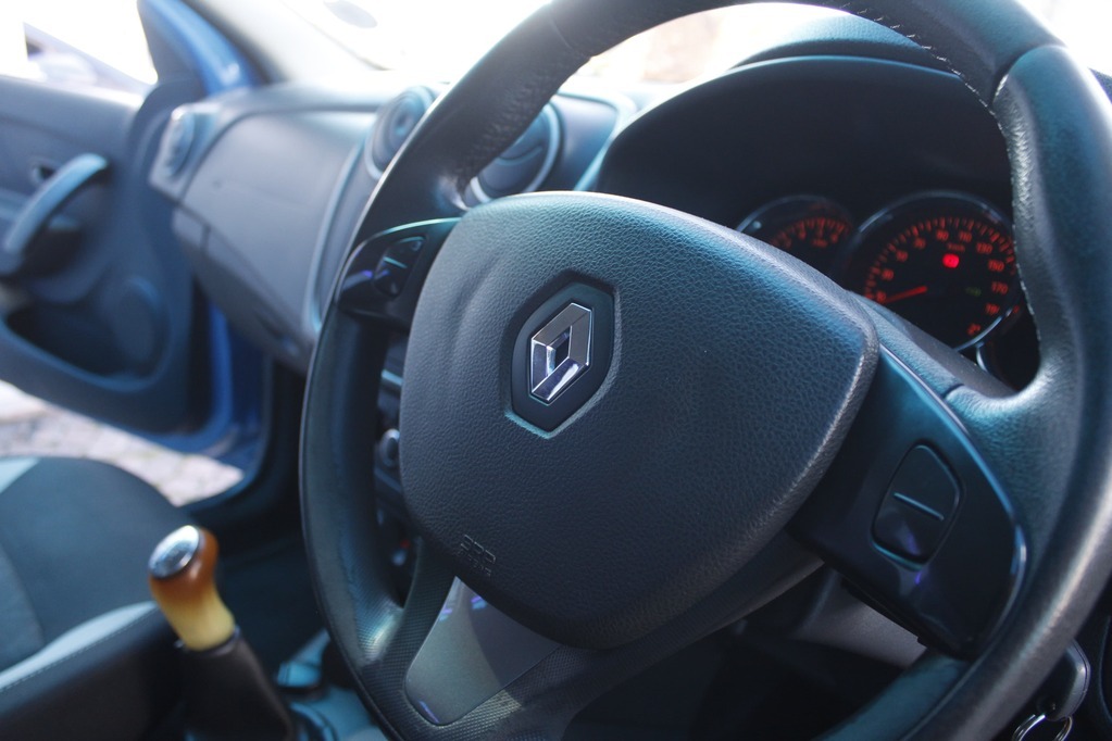 2017 RENAULT SANDERO, Blue, 147000Kms, Manual, Hatchback, Petrol, R119 900, Kuilsriver