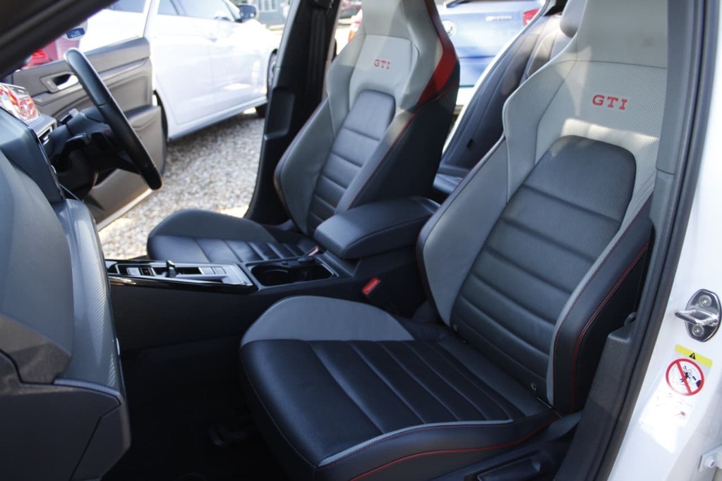 2025 VOLKSWAGEN GOLF 8, White, 48000Kms, Automatic, , Petrol, R699 900, Kuilsriver