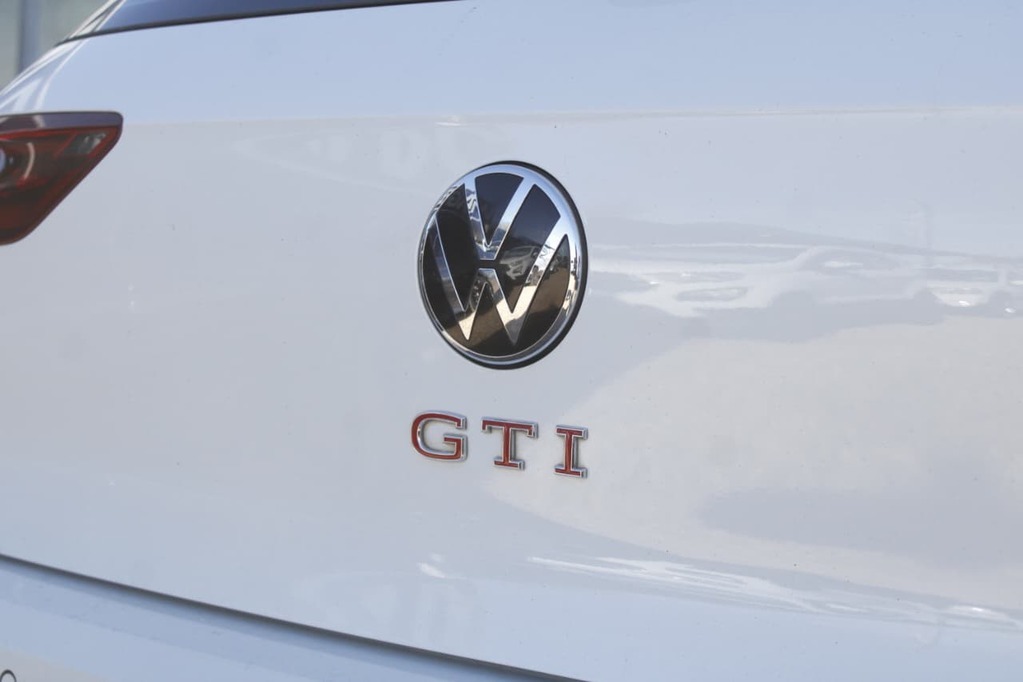 2025 VOLKSWAGEN GOLF 8, White, 48000Kms, Automatic, , Petrol, R699 900, Kuilsriver