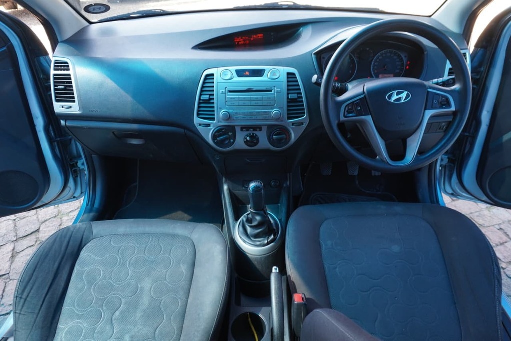 2010 HYUNDAI i20, Blue, 155000Kms, Manual, Hatchback, Petrol, R95 000, Kuilsriver
