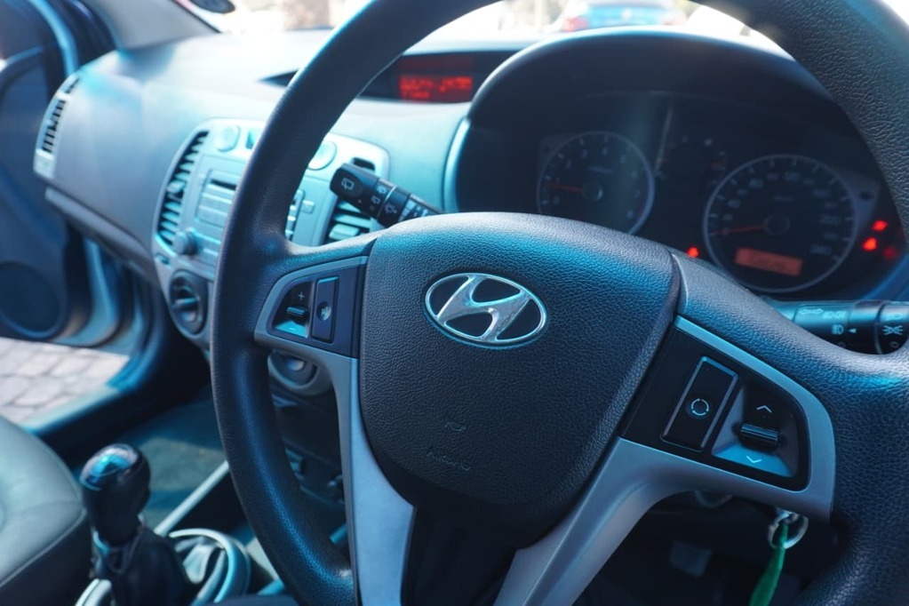 2010 HYUNDAI i20, Blue, 155000Kms, Manual, Hatchback, Petrol, R95 000, Kuilsriver