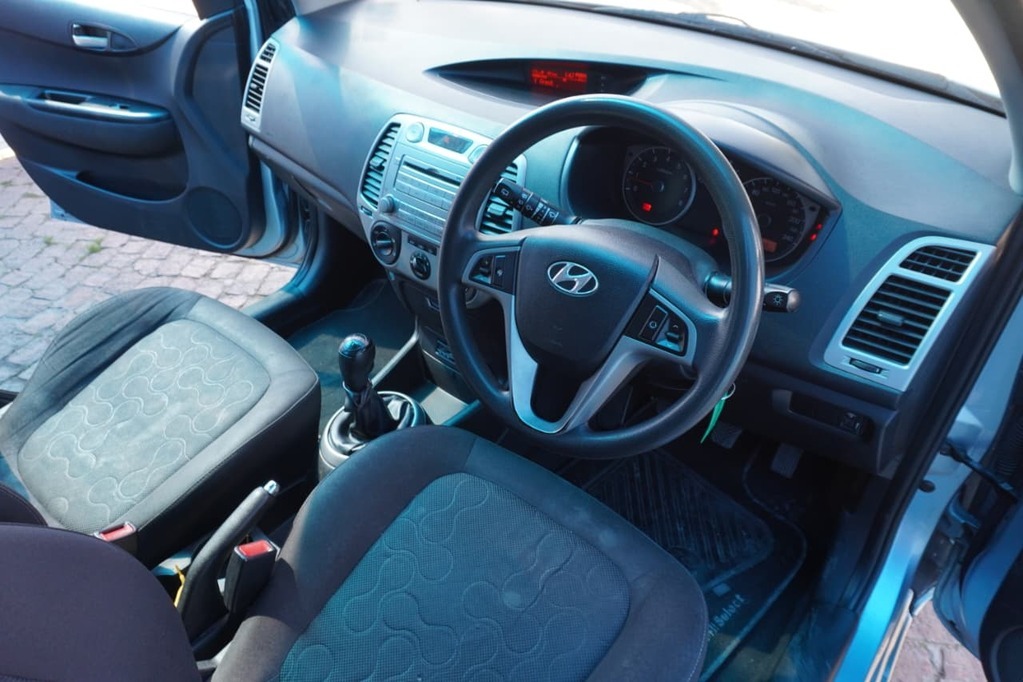 2010 HYUNDAI i20, Blue, 155000Kms, Manual, Hatchback, Petrol, R95 000, Kuilsriver