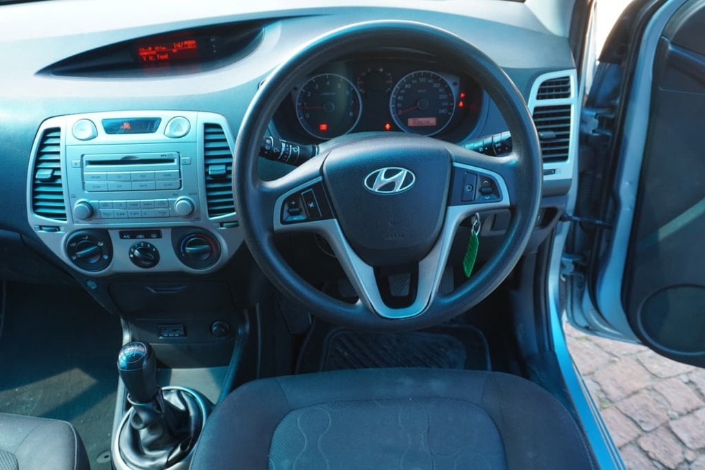 2010 HYUNDAI i20, Blue, 155000Kms, Manual, Hatchback, Petrol, R95 000, Kuilsriver