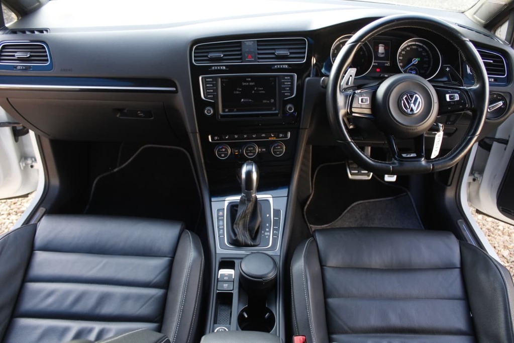 2016 VOLKSWAGEN GOLF 7, White, 74070Kms, Automatic, Hatchback, Petrol, R549 990, Kuilsriver