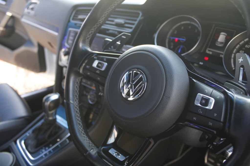 2016 VOLKSWAGEN GOLF 7, White, 74070Kms, Automatic, Hatchback, Petrol, R549 990, Kuilsriver