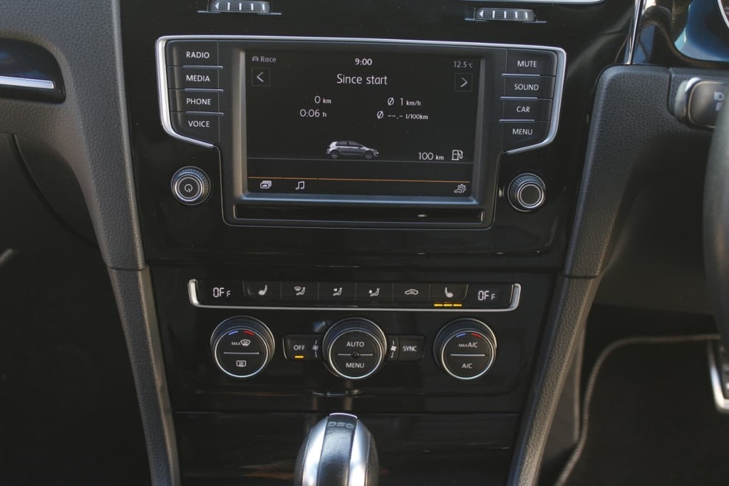 2016 VOLKSWAGEN GOLF 7, White, 74070Kms, Automatic, Hatchback, Petrol, R549 990, Kuilsriver