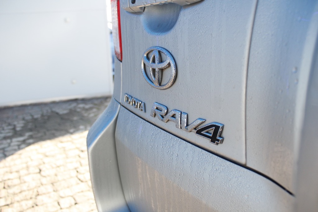 2012 TOYOTA RAV 4, Silver, 275000Kms, Manual, SUV, Diesel, R179 900, Kuilsriver