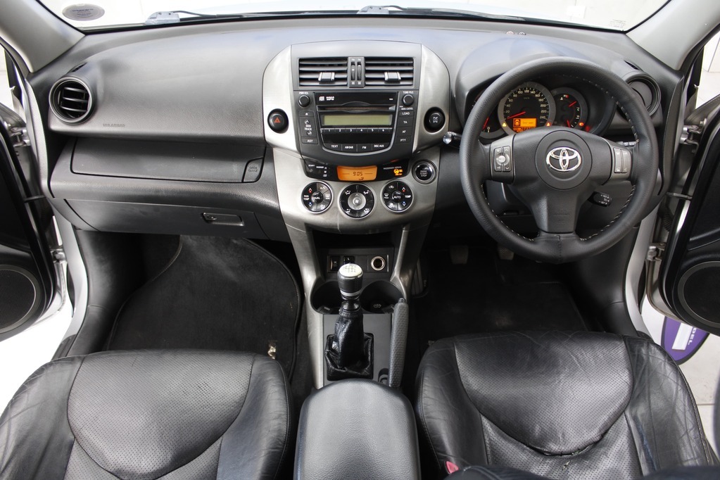 2012 TOYOTA RAV 4, Silver, 275000Kms, Manual, SUV, Diesel, R179 900, Kuilsriver