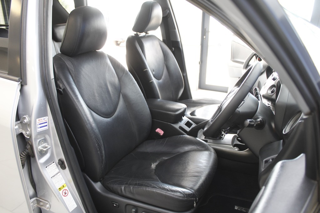 2012 TOYOTA RAV 4, Silver, 275000Kms, Manual, SUV, Diesel, R179 900, Kuilsriver