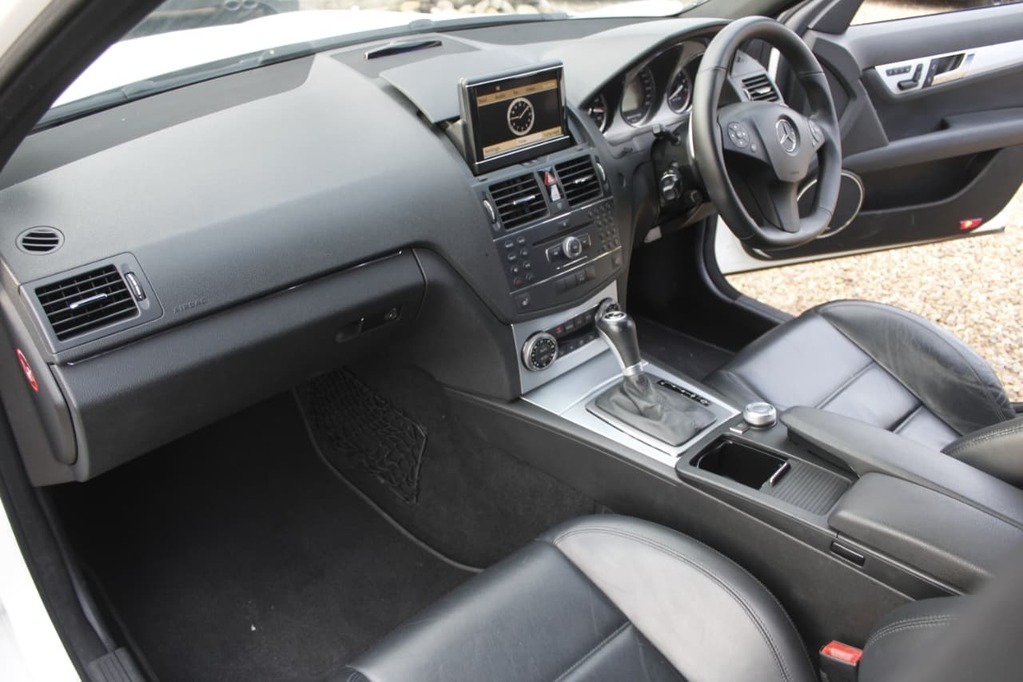 2008 MERCEDES-BENZ C CLASS SEDAN, White, 148892Kms, Automatic, Sedan, Petrol, R549 900, Kuilsriver