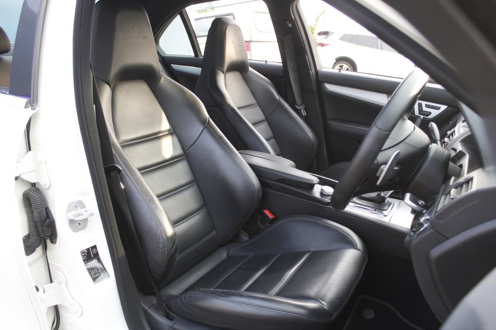 2008 MERCEDES-BENZ C CLASS SEDAN, White, 148892Kms, Automatic, Sedan, Petrol, R549 900, Kuilsriver