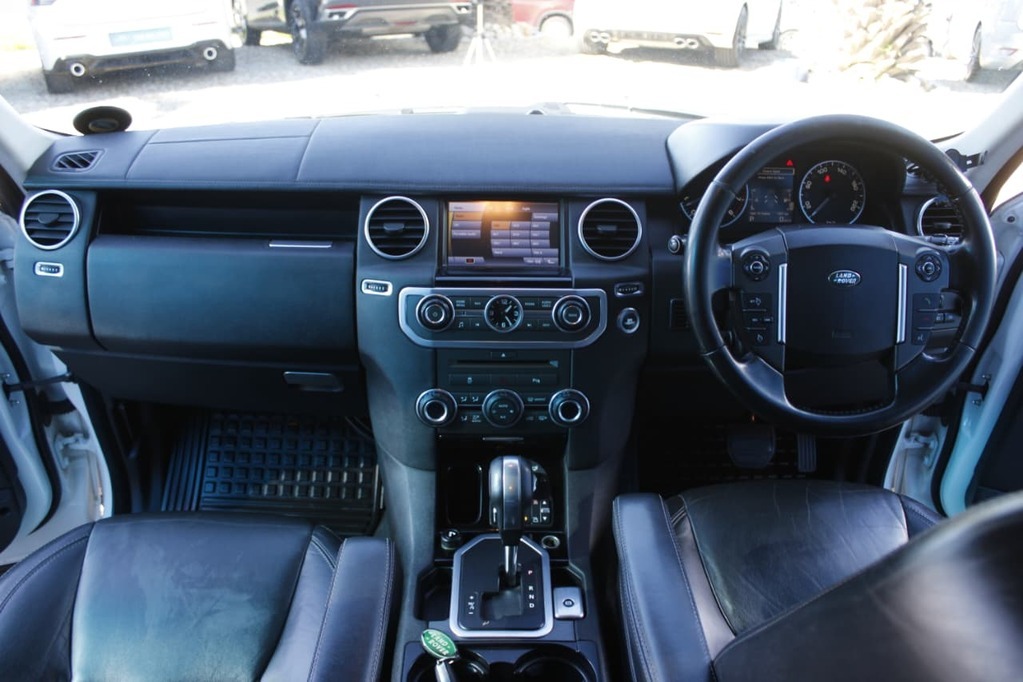2011 LAND ROVER DISCOVERY, White, 301035Kms, Automatic, SUV, Petrol, R269 900, Kuilsriver