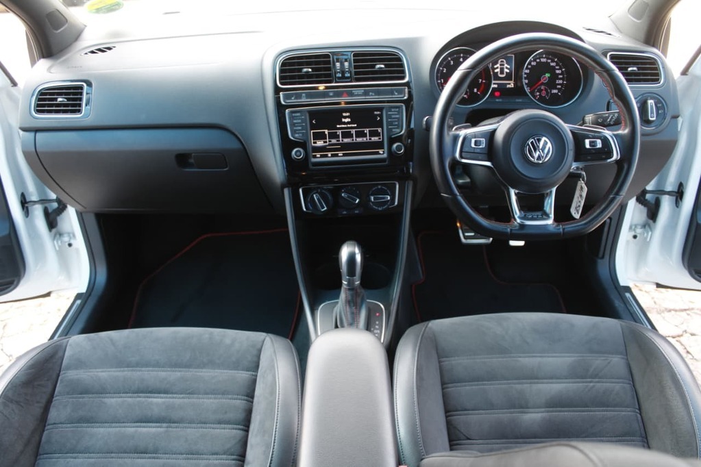 2016 VOLKSWAGEN POLO, White, 30250Kms, Automatic, Hatchback, Petrol, R359 900, Kuilsriver