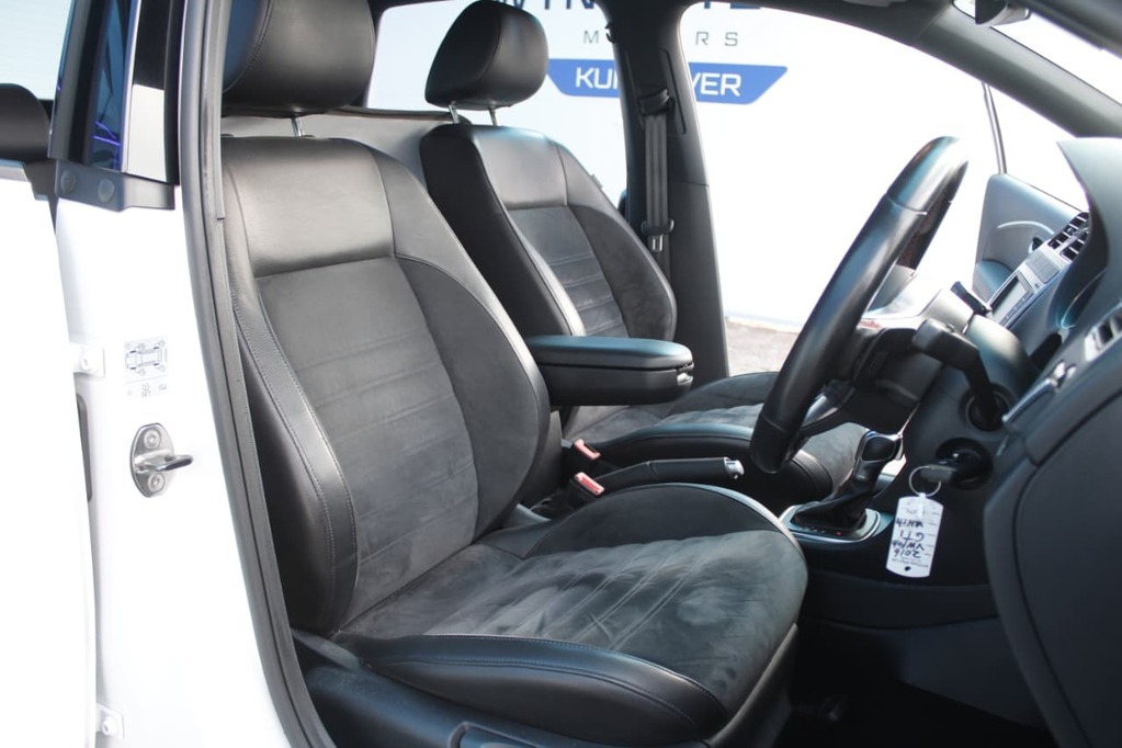 2016 VOLKSWAGEN POLO, White, 30250Kms, Automatic, Hatchback, Petrol, R359 900, Kuilsriver