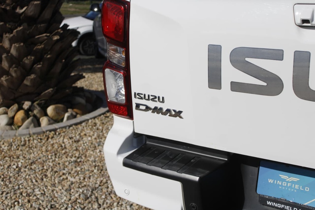 2024 ISUZU D-MAX, White, 33500Kms, Automatic, Bakkie Double Cab, Diesel, R499 900, Kuilsriver