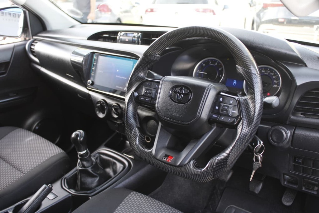 2019 TOYOTA HILUX, White, 102000Kms, Manual, Bakkie Single Cab, Diesel, R359 900, Kuilsriver