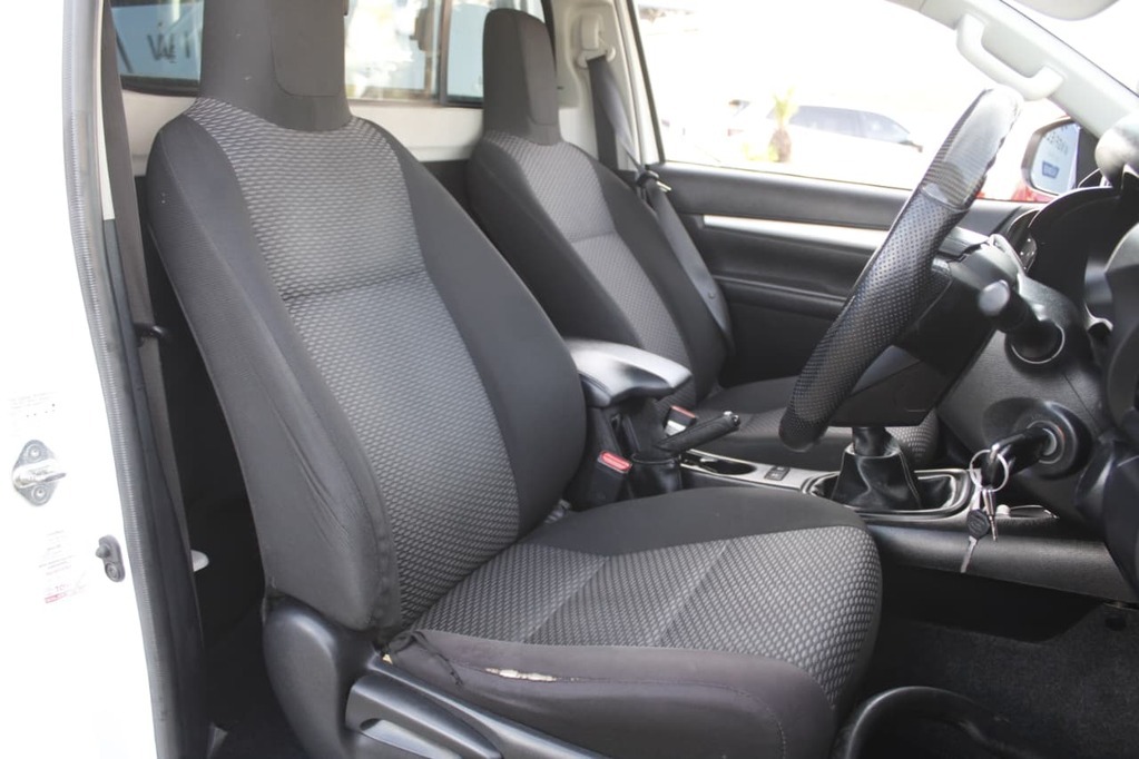 2019 TOYOTA HILUX, White, 102000Kms, Manual, Bakkie Single Cab, Diesel, R359 900, Kuilsriver