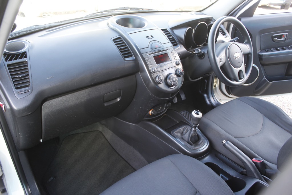 2011 KIA SOUL, Cream, 268420Kms, Manual, SUV, Petrol, R99 900, Kuilsriver