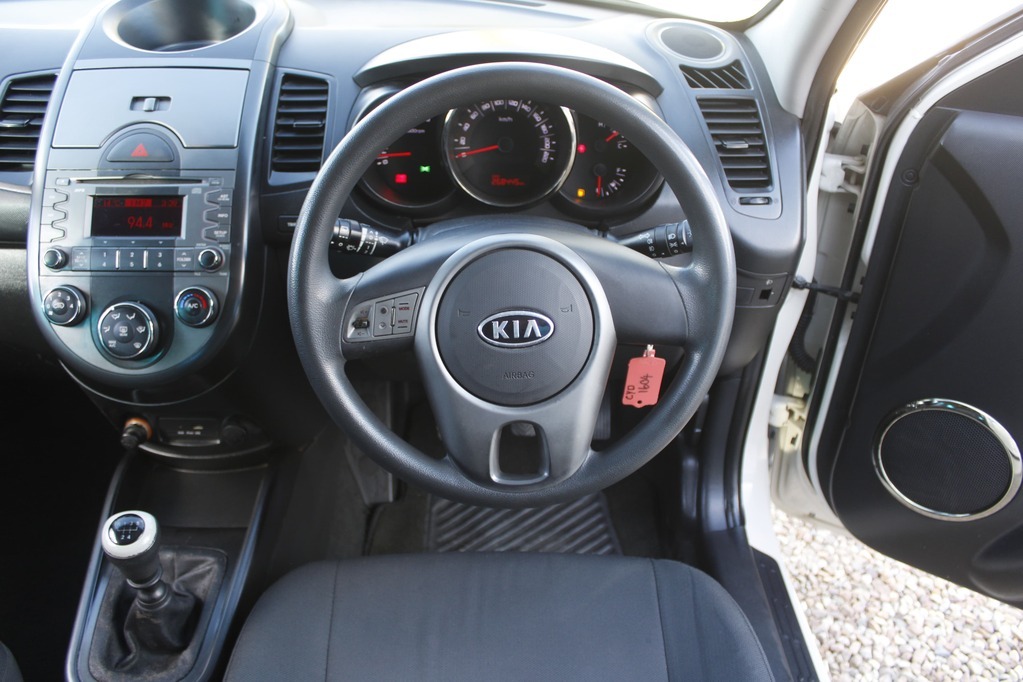 2011 KIA SOUL, Cream, 268420Kms, Manual, SUV, Petrol, R99 900, Kuilsriver