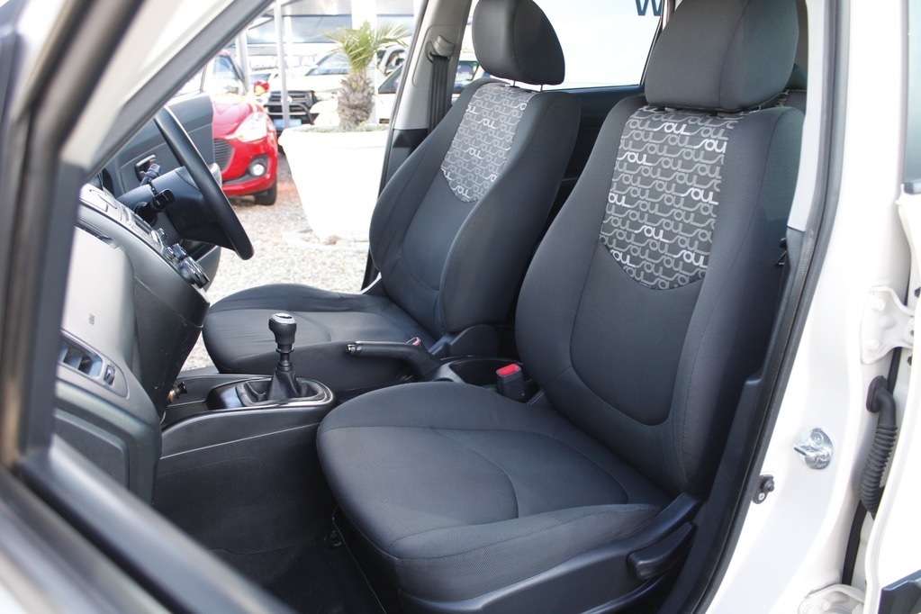 2011 KIA SOUL, Cream, 268420Kms, Manual, SUV, Petrol, R99 900, Kuilsriver