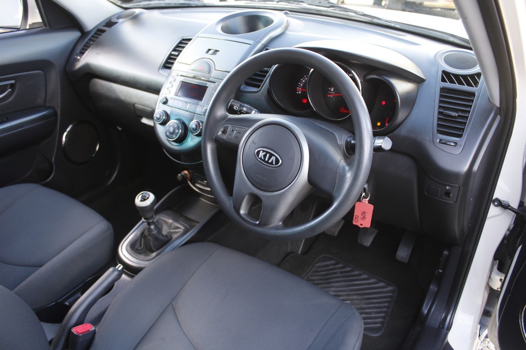 2011 KIA SOUL, Cream, 268420Kms, Manual, SUV, Petrol, R99 900, Kuilsriver